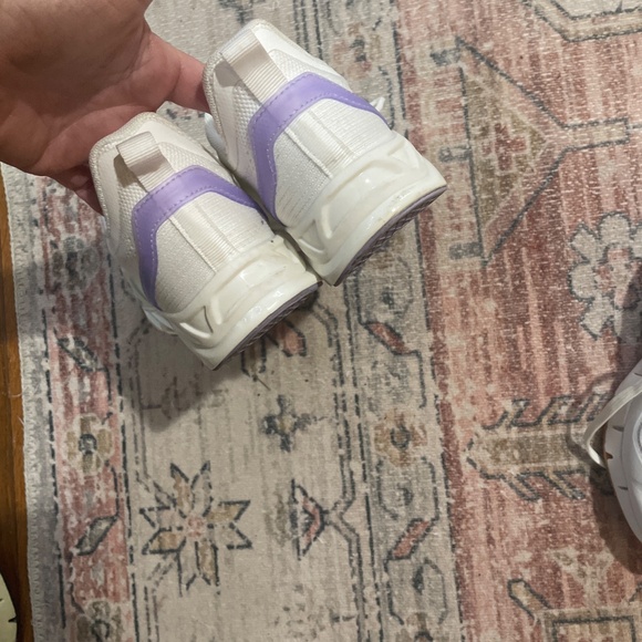 Sneakers/Walking shoes - Picture 4 of 4